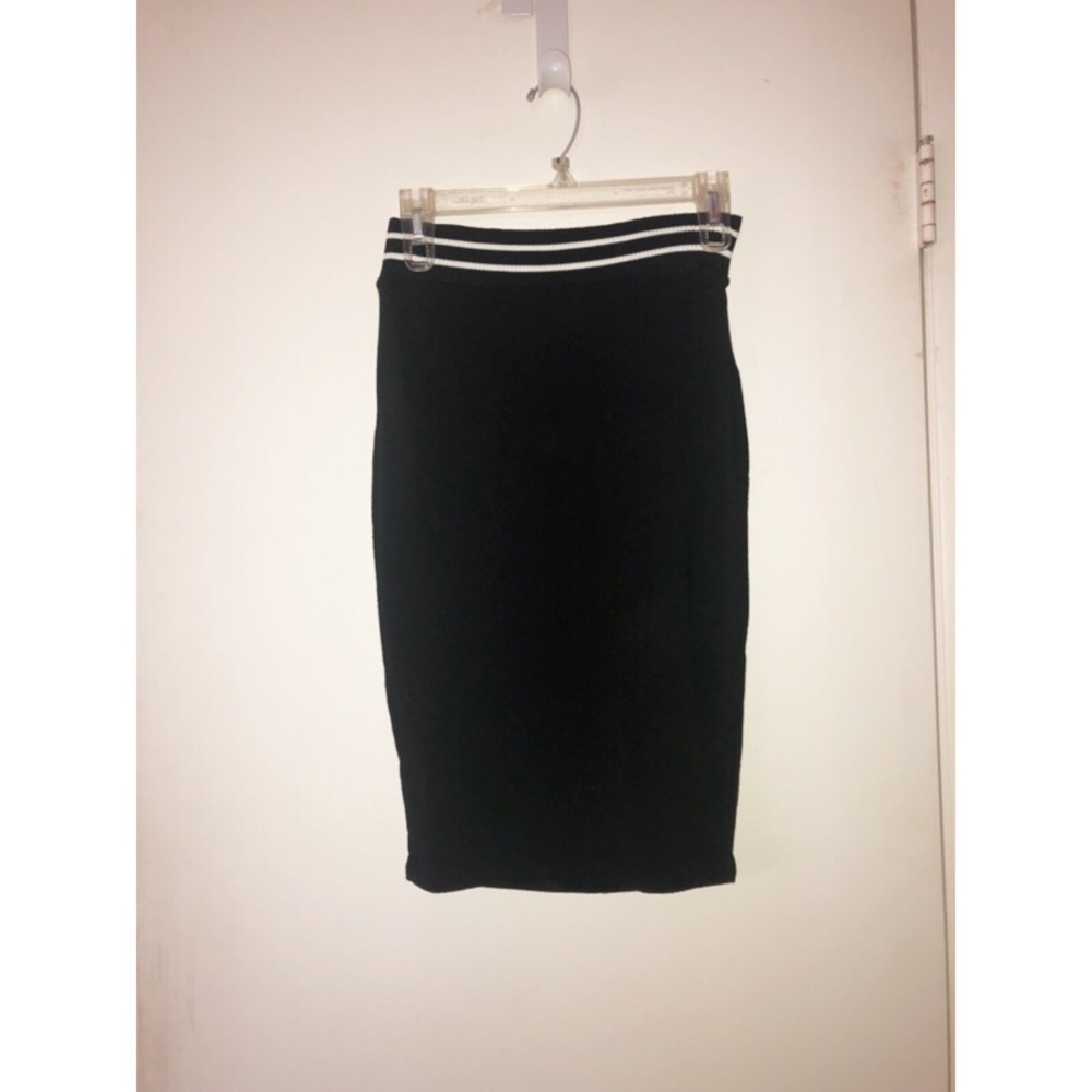 BLACK PENCIL SKIRT 💓
